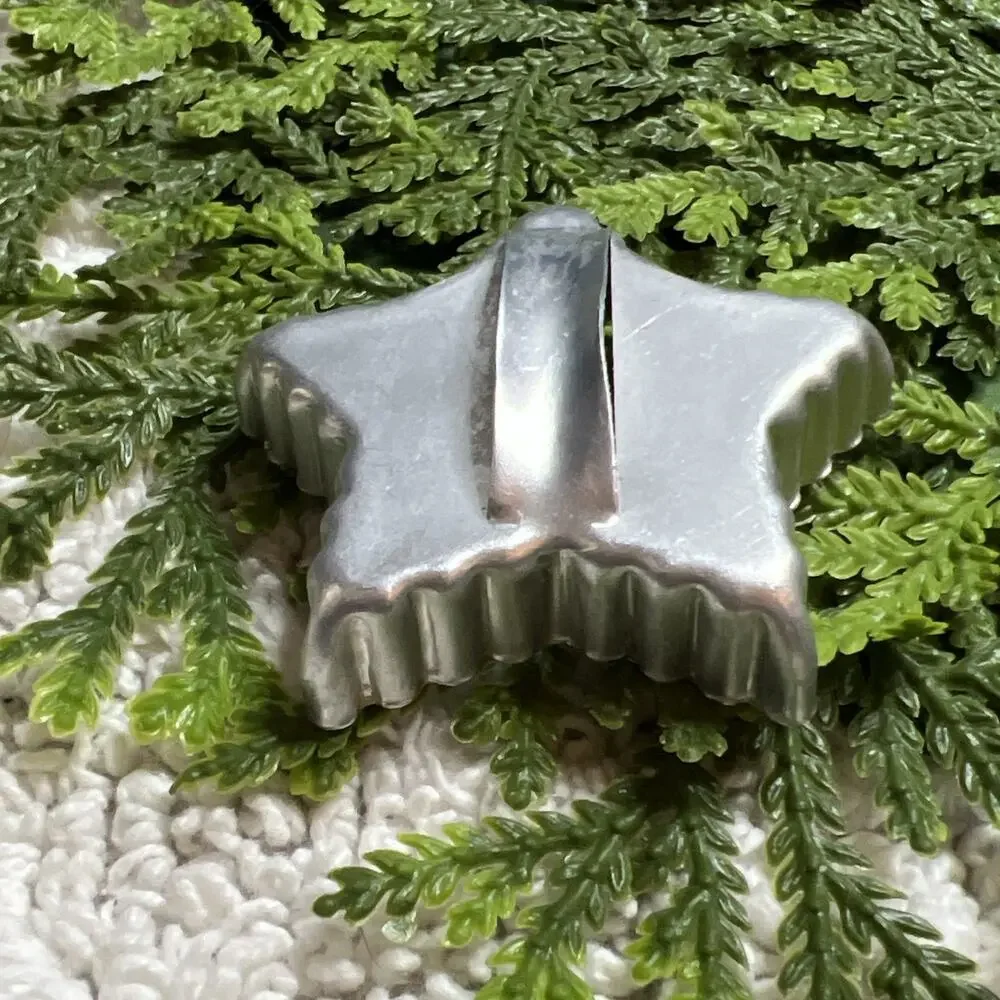 Vintage Cookie Cutter Star Scalloped Metal Aluminum Christmas 4th of July